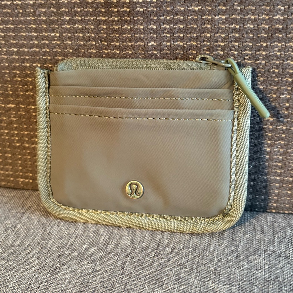LuLuLemon small card holder